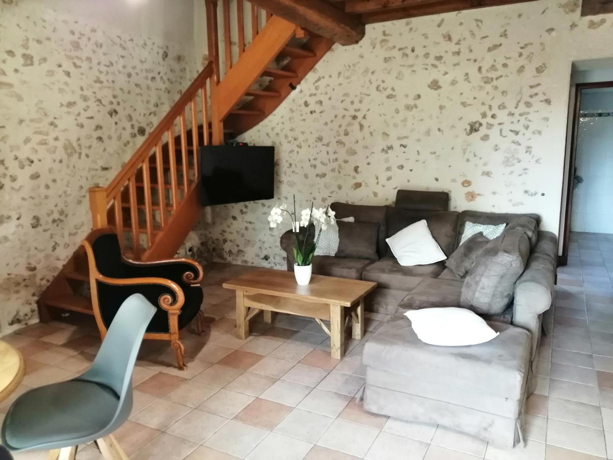 Gite Les Mareillauds - Piscine Salon Bilik gambar