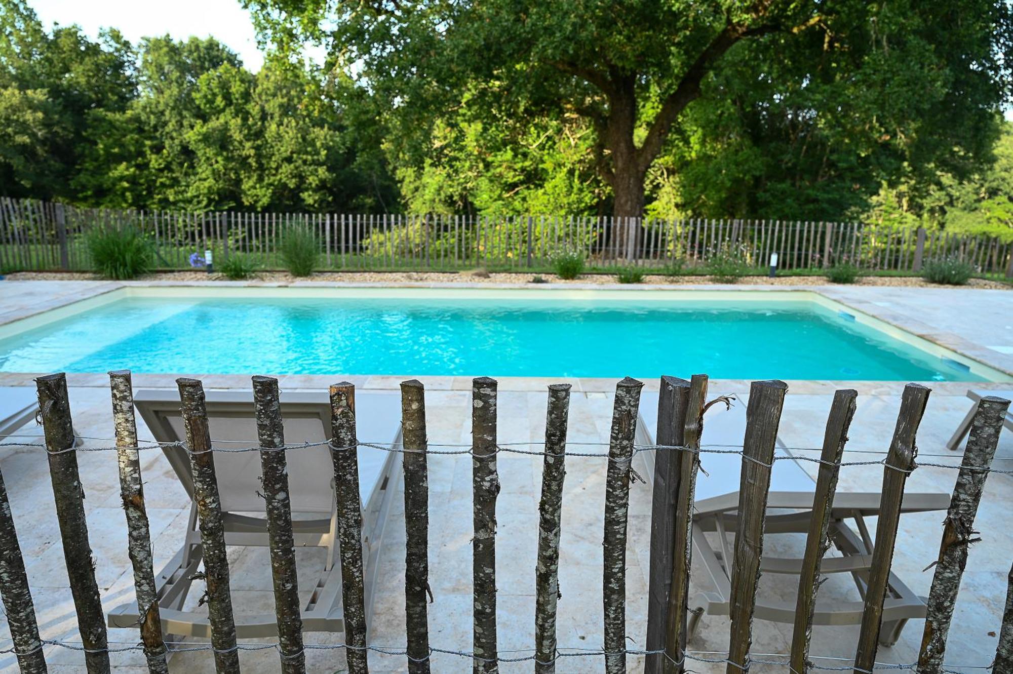 Gite Les Mareillauds - Piscine Salon Luaran gambar